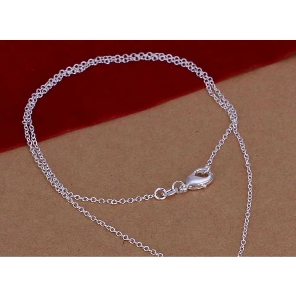 .925 Sterling Silver Shield Round Pendant 16" Fine Chain Necklace - Picture 2 of 4